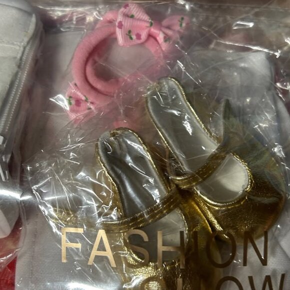 NEW 18 inch Posable Doll named ABBY with Extra Outfits - Picture 9 of 10